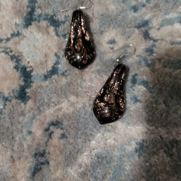 Blown Glass lilly necklace and earrings - Picture 4 of 4